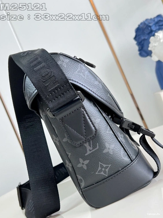 PM-33*22.5*11CM LOUIS VUITTON Messenger Voyager 0517